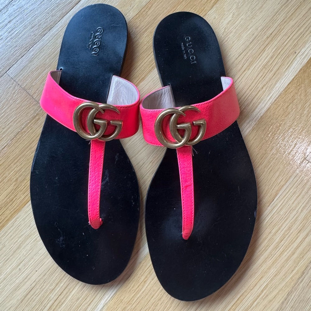 COPY - Authentic Gucci Flat Marmont Leather Thong Sandal SZ 40.5